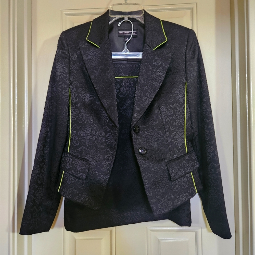 Beautiful Jennifer West suit.  Excellent condition. Size 8.